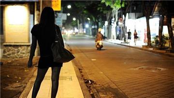 Người nước ngoài bán dâm ở Việt Nam bị xử lý thế nào?
