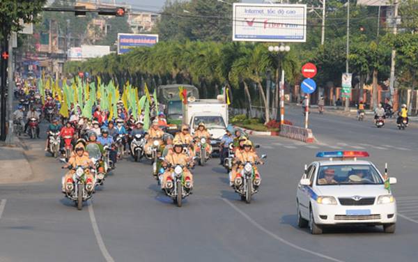 xe ưu tiên được vượt đèn đỏ