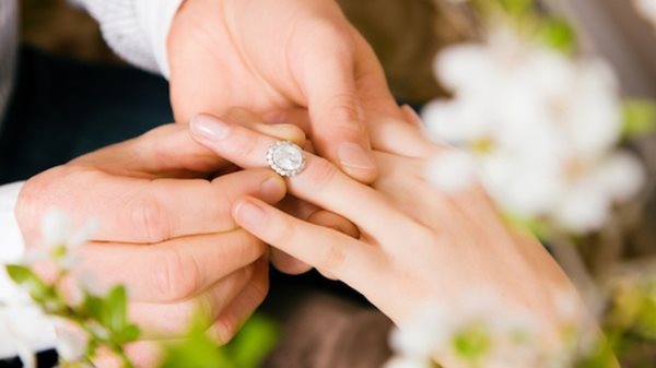cấm con cái kết hôn