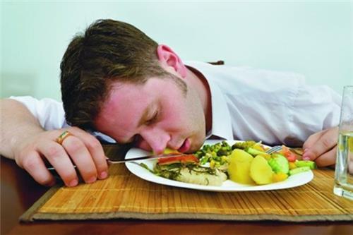 Bị tai nạn khi ăn trưa có được tiền bảo hiểm? Bị tai nạn khi ăn trưa có được tiền bảo hiểm?