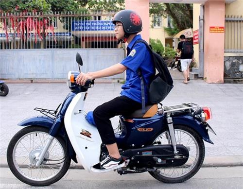 Đi xe 50cc có bắt buộc phải mua bảo hiểm không? Đi xe 50cc có bắt buộc phải mua bảo hiểm không?